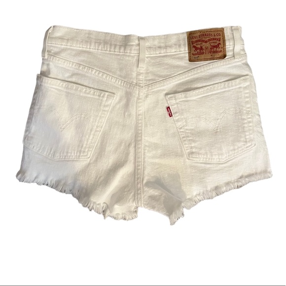 White 501 Levi’s shorts - Picture 3 of 4